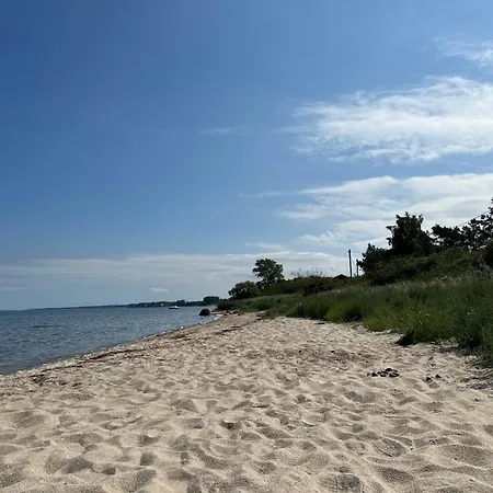 Semesterbostad Lenis Strandhaus *